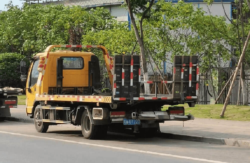 重庆高速公路救援拖车多少钱